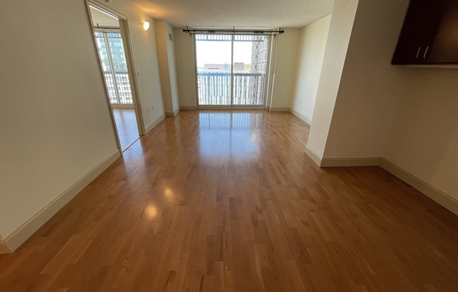1 bed, 1 bath, 812 sqft, $3,400, Unit 1803