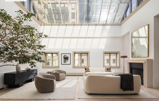 32 E 22 ST