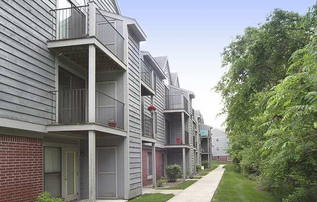Apartment Homes With Patio/Balcony at Glenn Valley Apartments, Battle Creek, Michigan