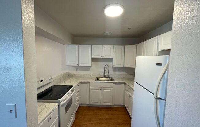 2 beds, 1 bath, 850 sqft, $1,395, Unit HC103