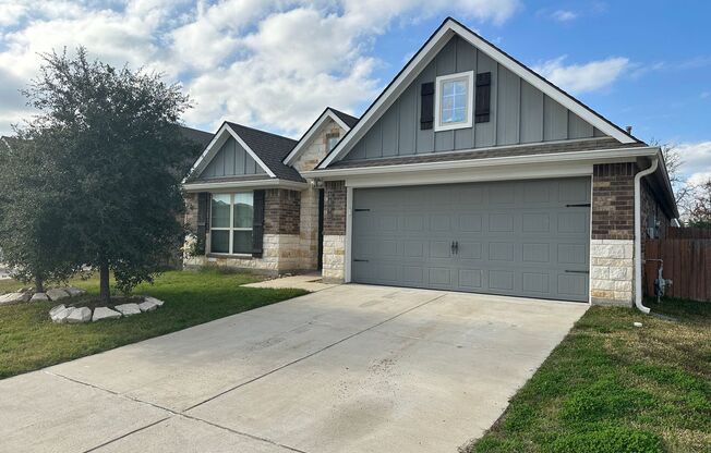 College Station - Spacious 4 bed/ 3 bath home in Creek Meadows!