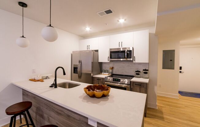 629 W Girard Ave
