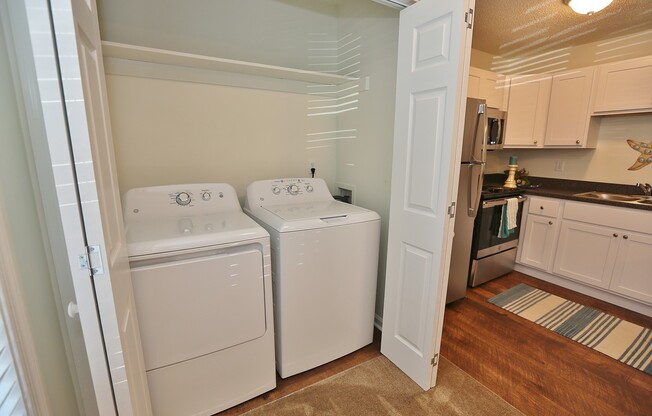 2 beds, 1 bath, $1,295