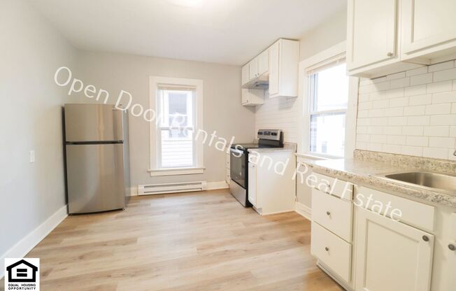 833 Edgewater