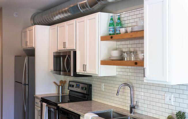 Studio, 1 bath, 534 sqft, $1,015, Unit 212