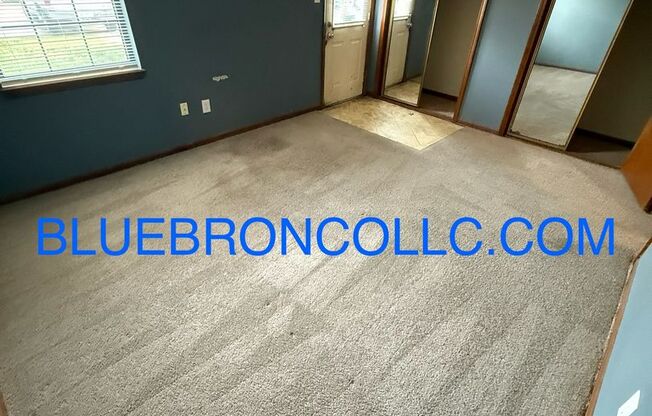 Spacious 1-Bedroom Apartment in Blue Springs – First Floor Unit with Off-Street Parking