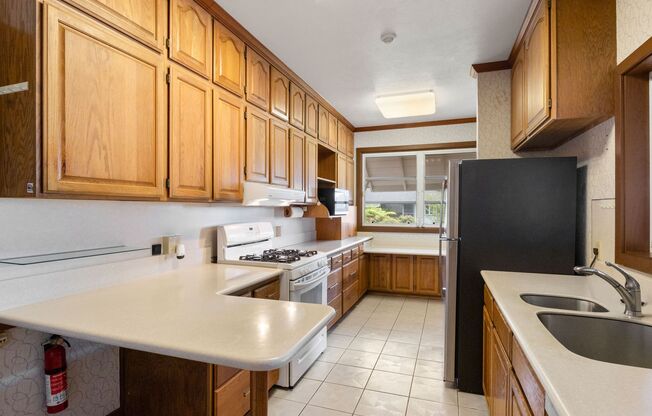 Charming 4-Bedroom Home in Manoa – Spacious & Peaceful Living (RRLLC)