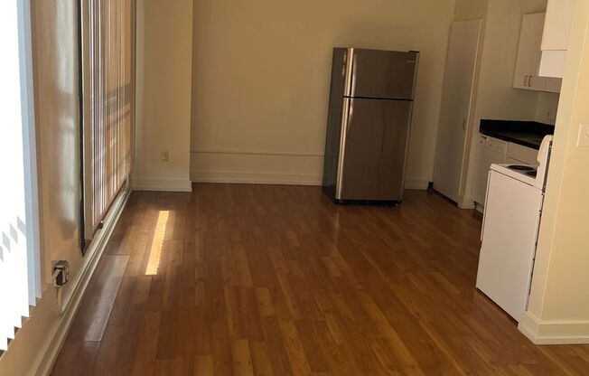 1 bed, 1 bath, 631 sqft, $1,995, Unit 1023-301