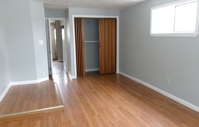 2 Bedroom, 1-1/2 Bath