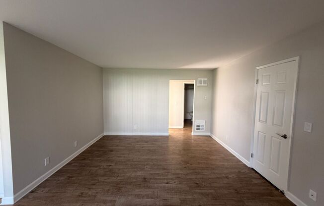 1 bed, 1 bath, 800 sqft, $2,450, Unit 5D
