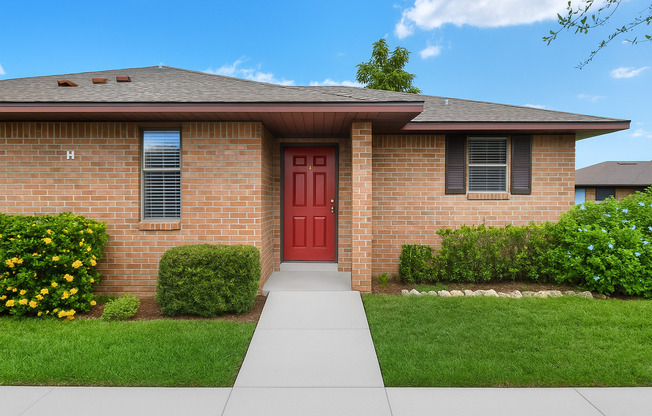 2 beds, 1 bath, $1,499, Unit 2250