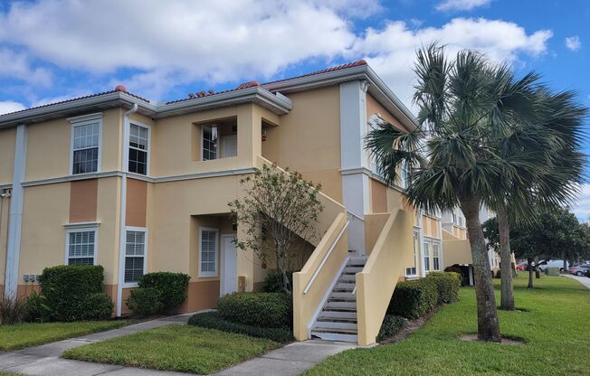 Seasonal/short term only 2/2 ground floor condo downtown Sarasota at Villagio!