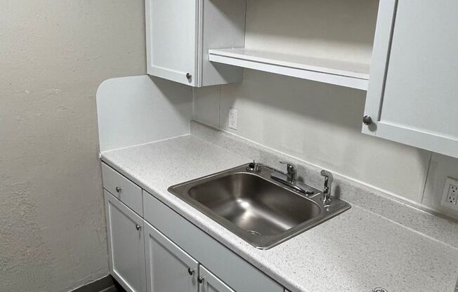 1 bed, 1 bath, 552 sqft, $775, Unit DB1-2