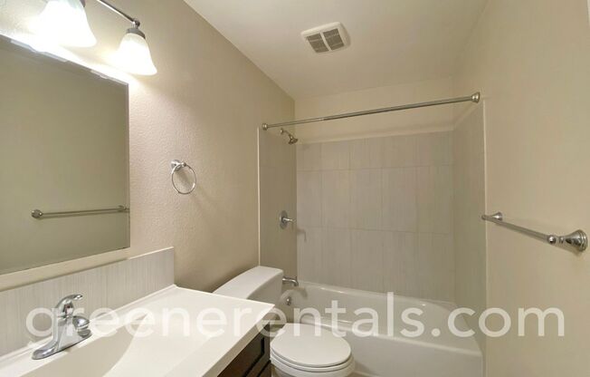 2 beds, 1 bath, 850 sqft, $1,850, Unit A