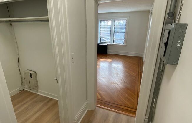 Studio, 1 bath, 435 sqft, $1,777, Unit C09