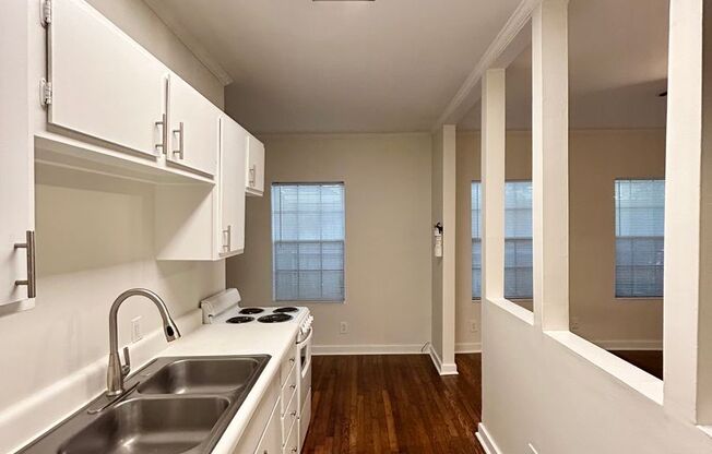 1 bed, 1 bath, 600 sqft, $1,075, Unit MAN21C