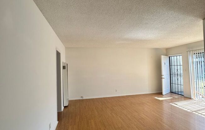 917 Centinela Ave