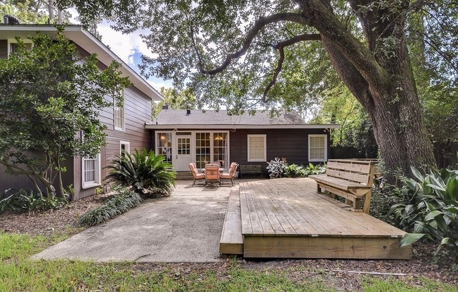 Beautiful Home Located in Southdowns Close to LSU and Interstate!!!