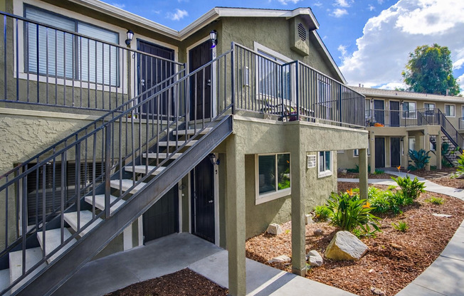 Arroyo Vista | Gated Apartments in San Diego with Modern Interiors