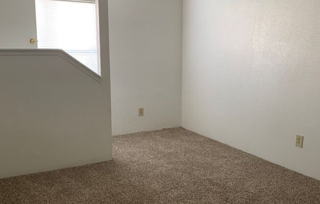 2 beds, 2 baths, 1,038 sqft, $1,085, Unit 2007