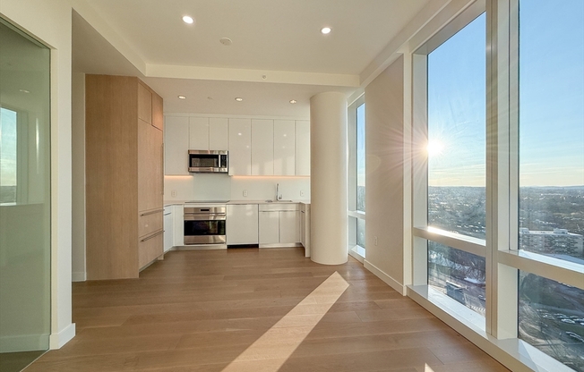 1 bed, 1 bath, 612 sqft, $4,200, Unit 24G