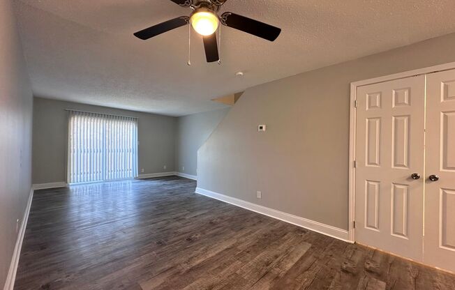 2 beds, 1.5 baths, 1,010 sqft, $1,575, Unit 71H