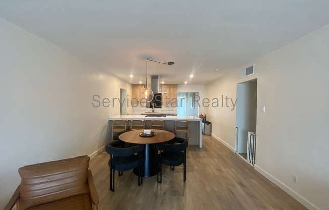 2121 W AVALON DR