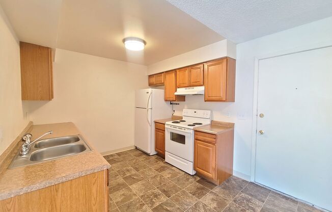 1 bed, 1 bath, $995, Unit 301