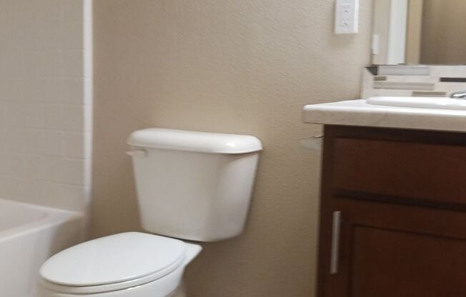 2 beds, 1.5 baths, 1,047 sqft, $1,395, Unit Unit 19