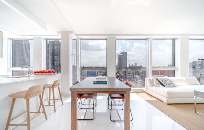 1 bed, 1 bath, 676 sqft, $4,353