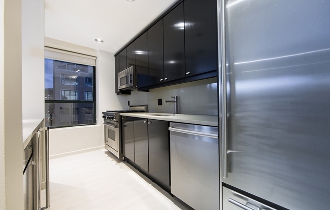 2 beds, 2 baths, 1,250 sqft, $6,000, Unit 502