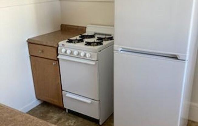 Studio, 1 bath, 400 sqft, $1,795, Unit 63