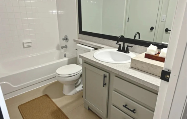 3 beds, 2 baths, 1,250 sqft, $1,575, Unit 401