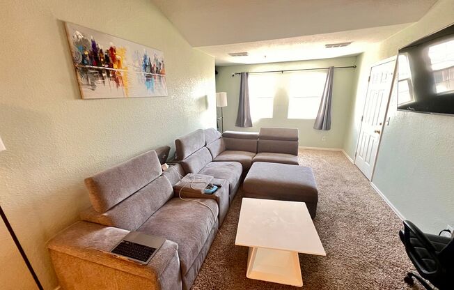2 beds, 2 baths, $1,900, Unit Unit 304
