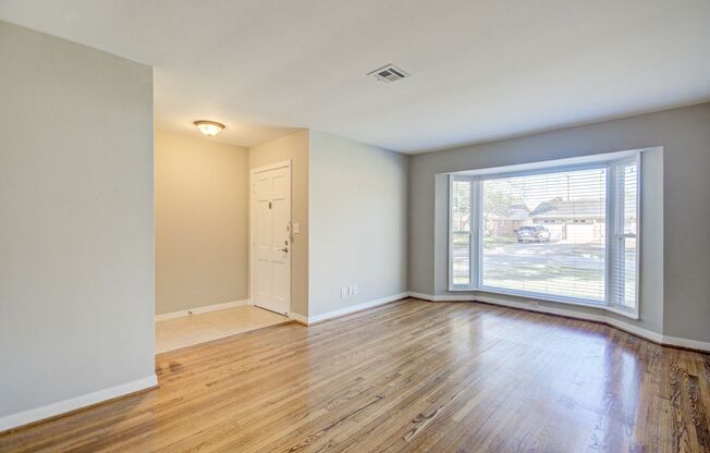 Charming 3-Bed Home in Timbergrove – Prime Location!