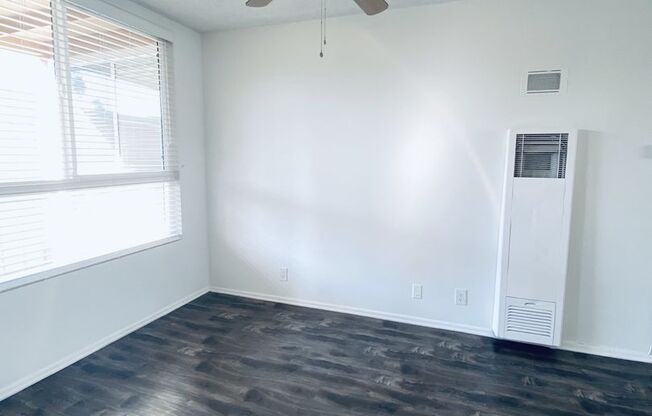 2 beds, 1 bath, $2,145, Unit 091#14