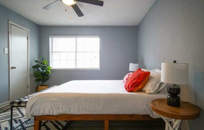 Bedroom With Ceiling Fan  at Jewel Apartment Homes, Austin, Texas