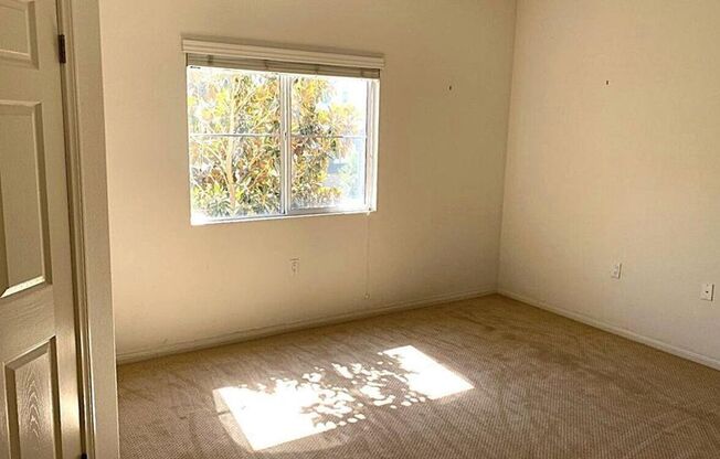 3 beds, 3 baths, $3,700