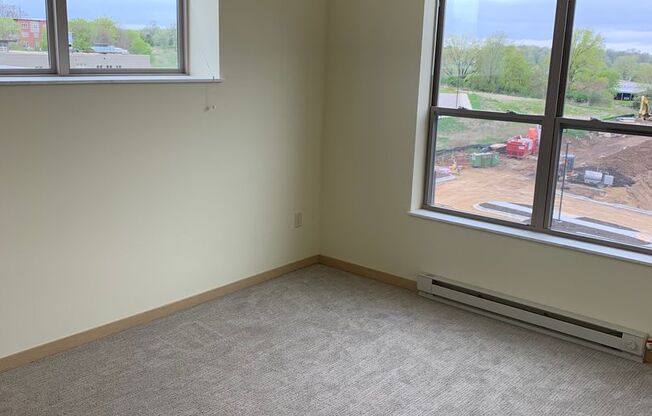 1 bed, 1 bath, 699 sqft, $1,395, Unit 321