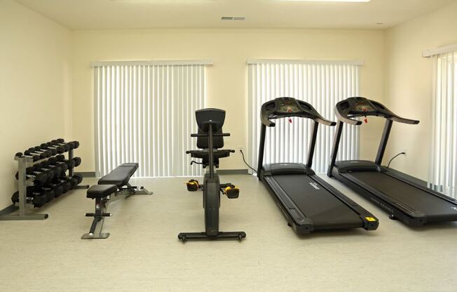 Fitness Center With Modern Equipment at Withington Apartments, MRD Apartments, Jackson, 49201