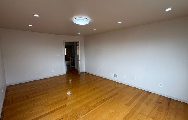 Epic REA - Great View Home, 4 BR+Bonus Room/2 BA w/Parking