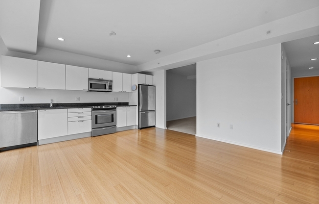 1 bed, 1 bath, 665 sqft, $3,250, Unit 321