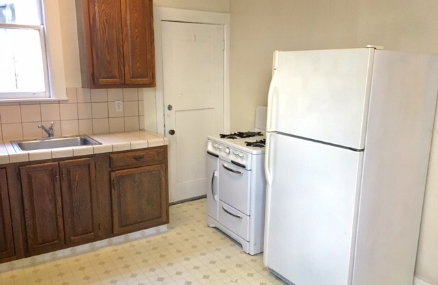 Studio, 1 bath, $2,425, Unit 2