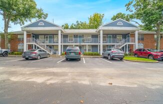 First Floor 2/2 Condo with private back in Conway area