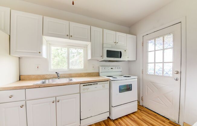 Available August 2026 - Renovated 2 Bedroom Home in Duquesne Heights!