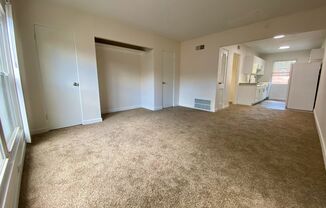 Studio, 1 bath, $850, Unit 3600-4 WY