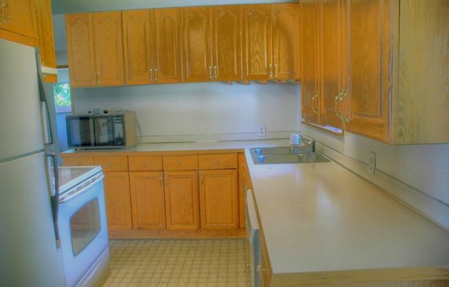 Spacious Renton Rambler w/ a HUGE Backyard!