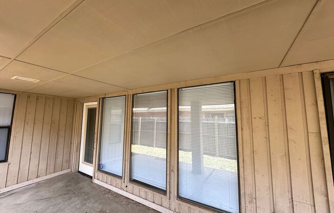 For Rent: Spacious 3 Bed, 2 Bath Duplex in Bethany!