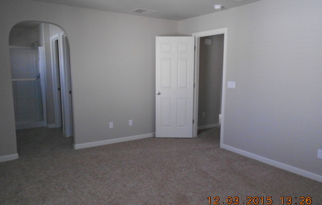 3 beds, 2.5 baths, $2,050