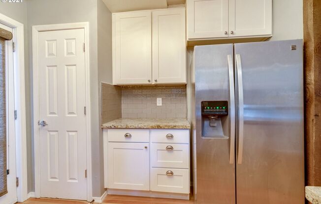 2 beds, 1 bath, $2,275